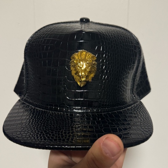 Other - Rare fashion lion snapback!